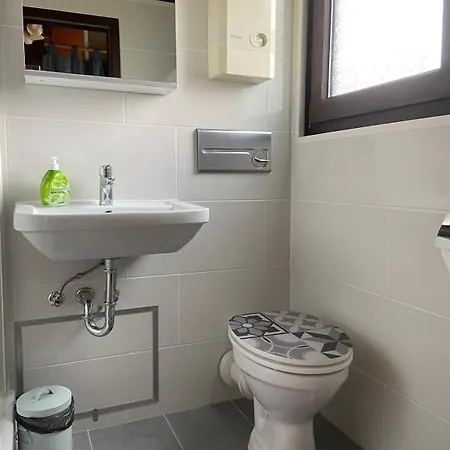Nurdachhaus 140 *